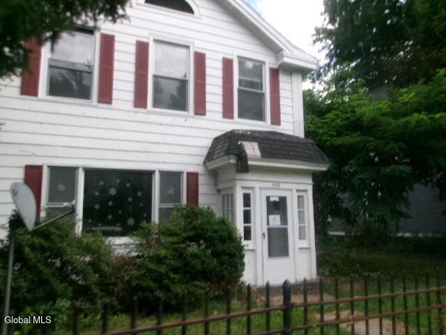 558 3rd Avenue Troy NY 12182