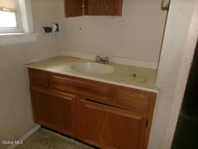 558 3rd Avenue Troy NY 12182