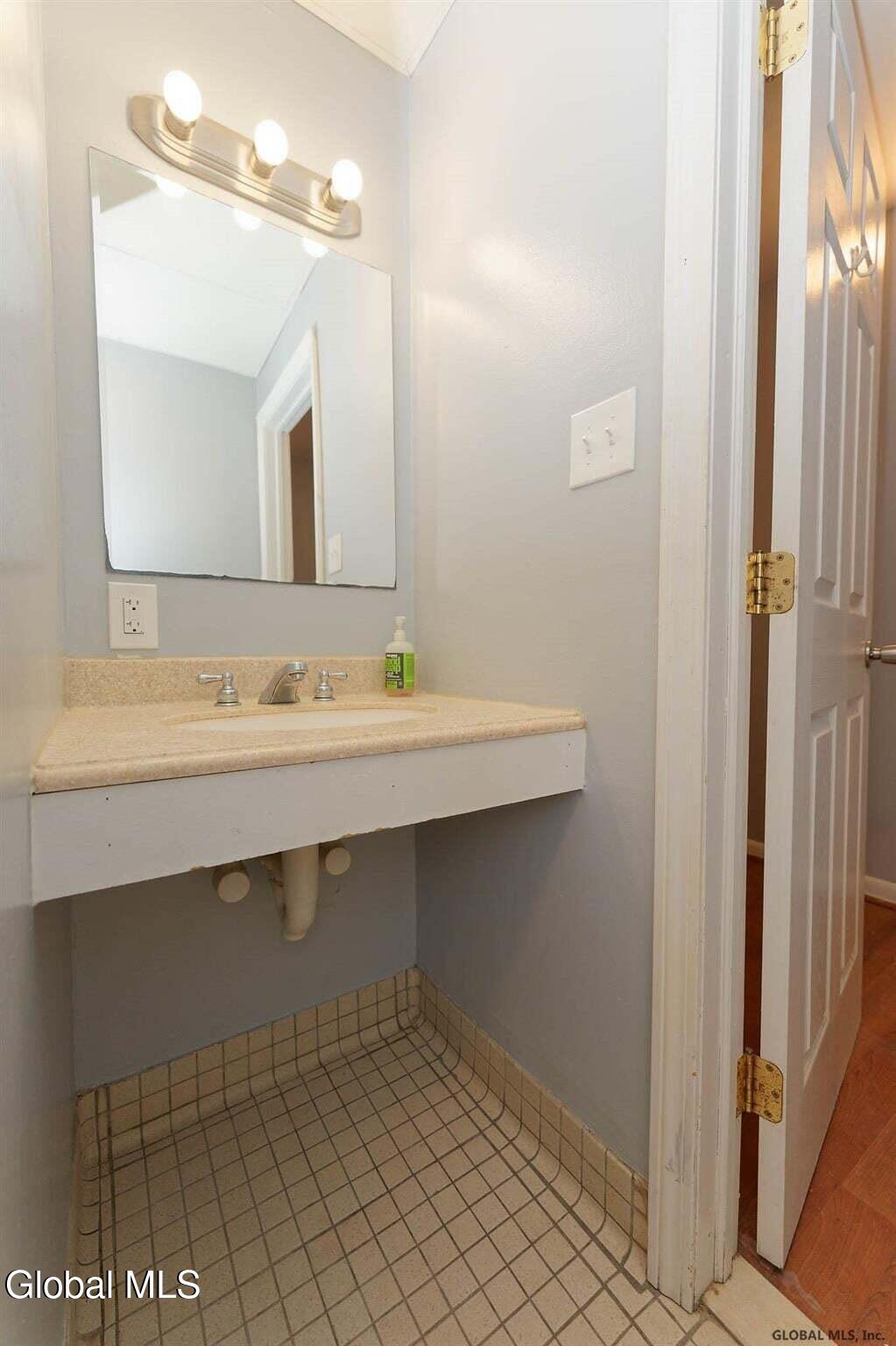 173 Lancaster Street Albany NY 12210
