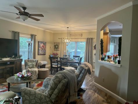 207 E Sunnyside Queensbury NY 12804