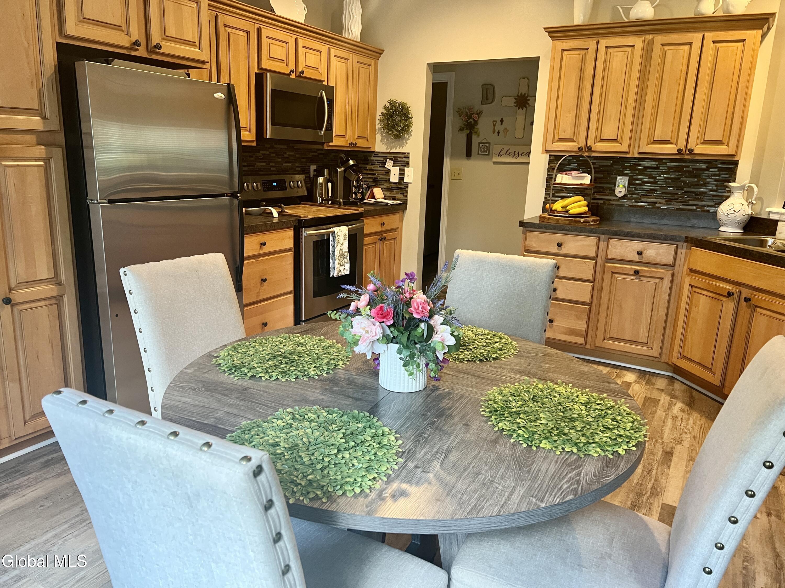 207 E Sunnyside Queensbury NY 12804