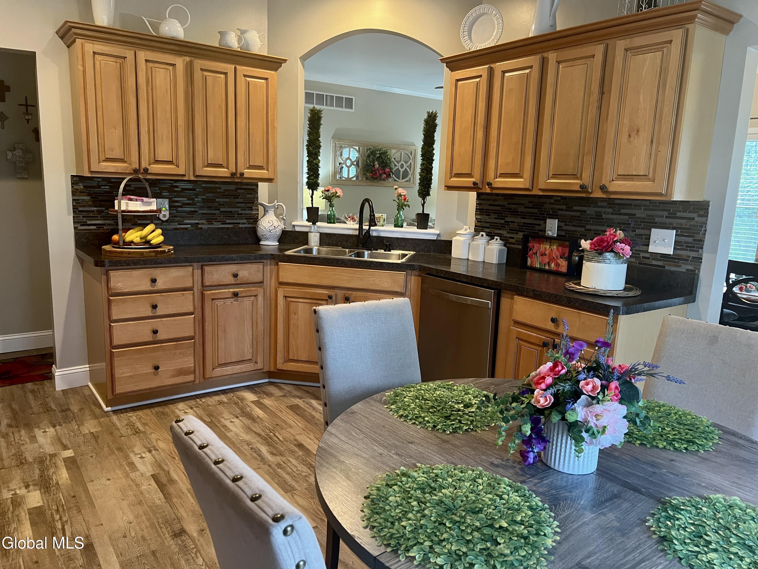 207 E Sunnyside Queensbury NY 12804