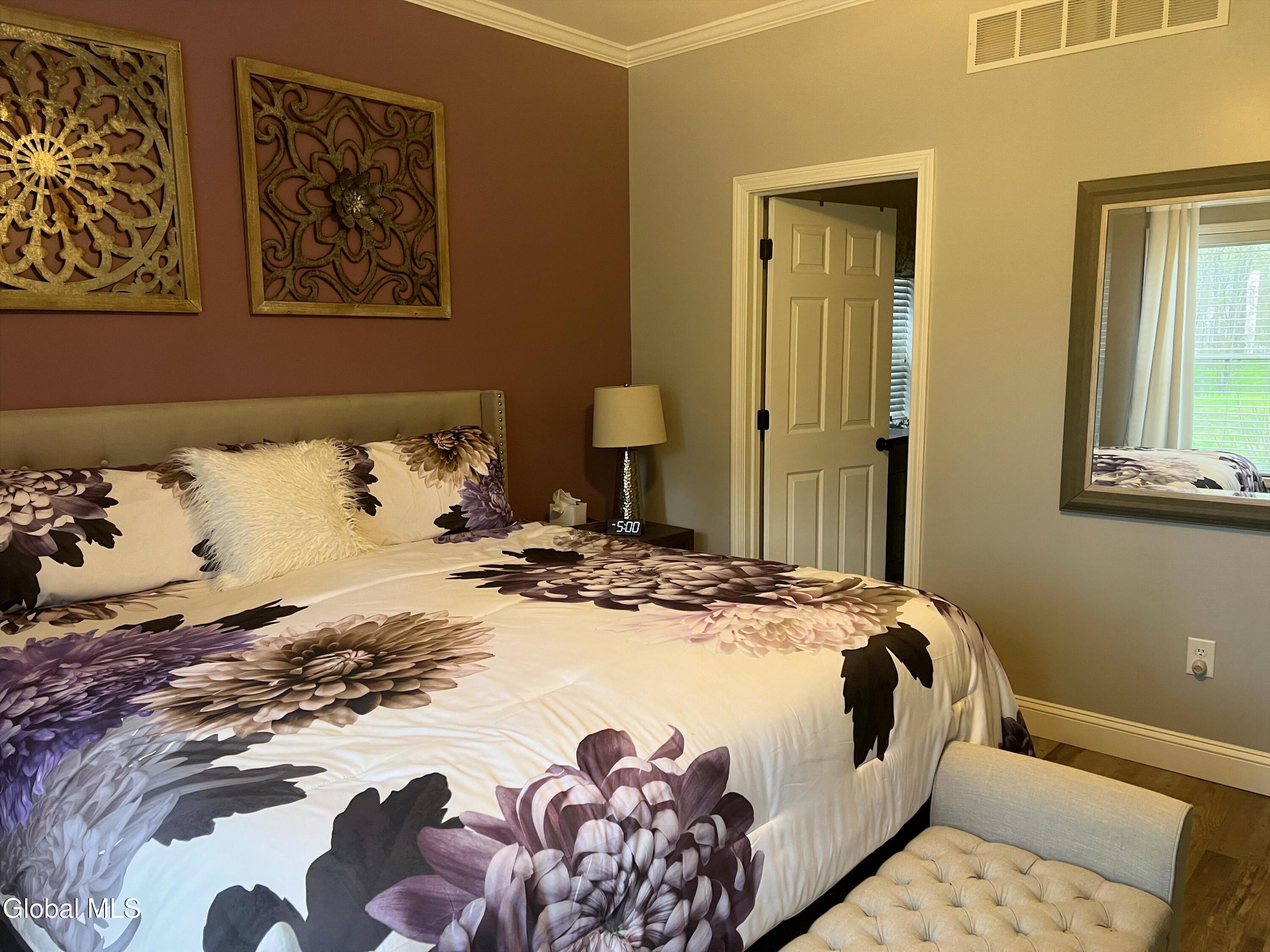 207 E Sunnyside Queensbury NY 12804