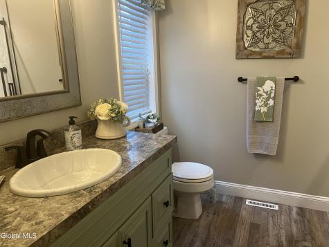 207 E Sunnyside Queensbury NY 12804