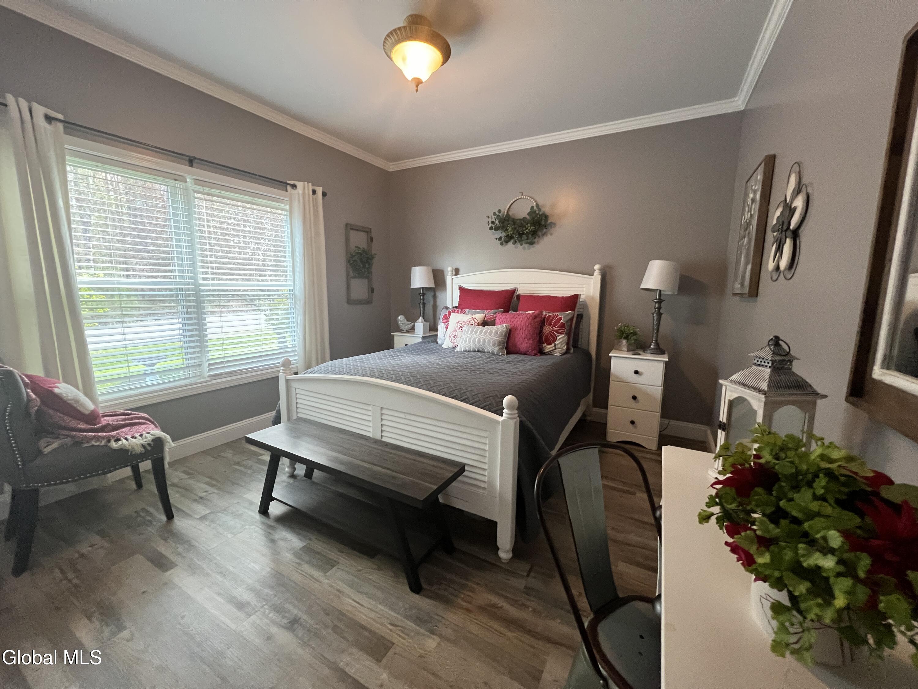 207 E Sunnyside Queensbury NY 12804