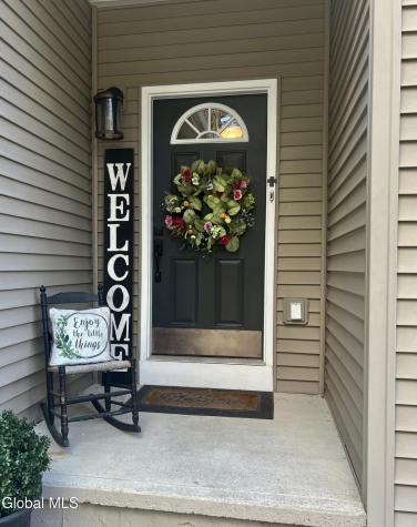 207 E Sunnyside Queensbury NY 12804
