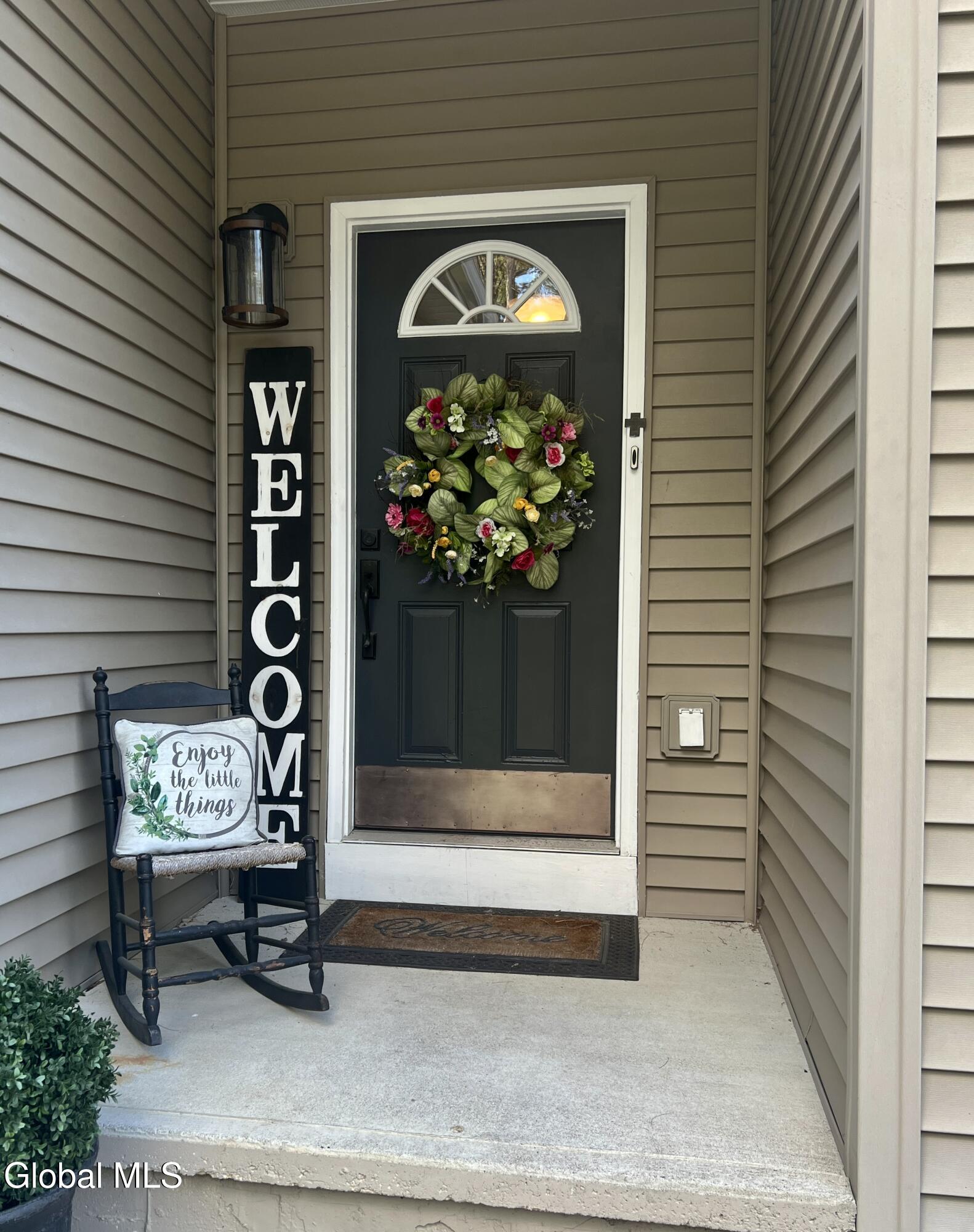 207 E Sunnyside Queensbury NY 12804