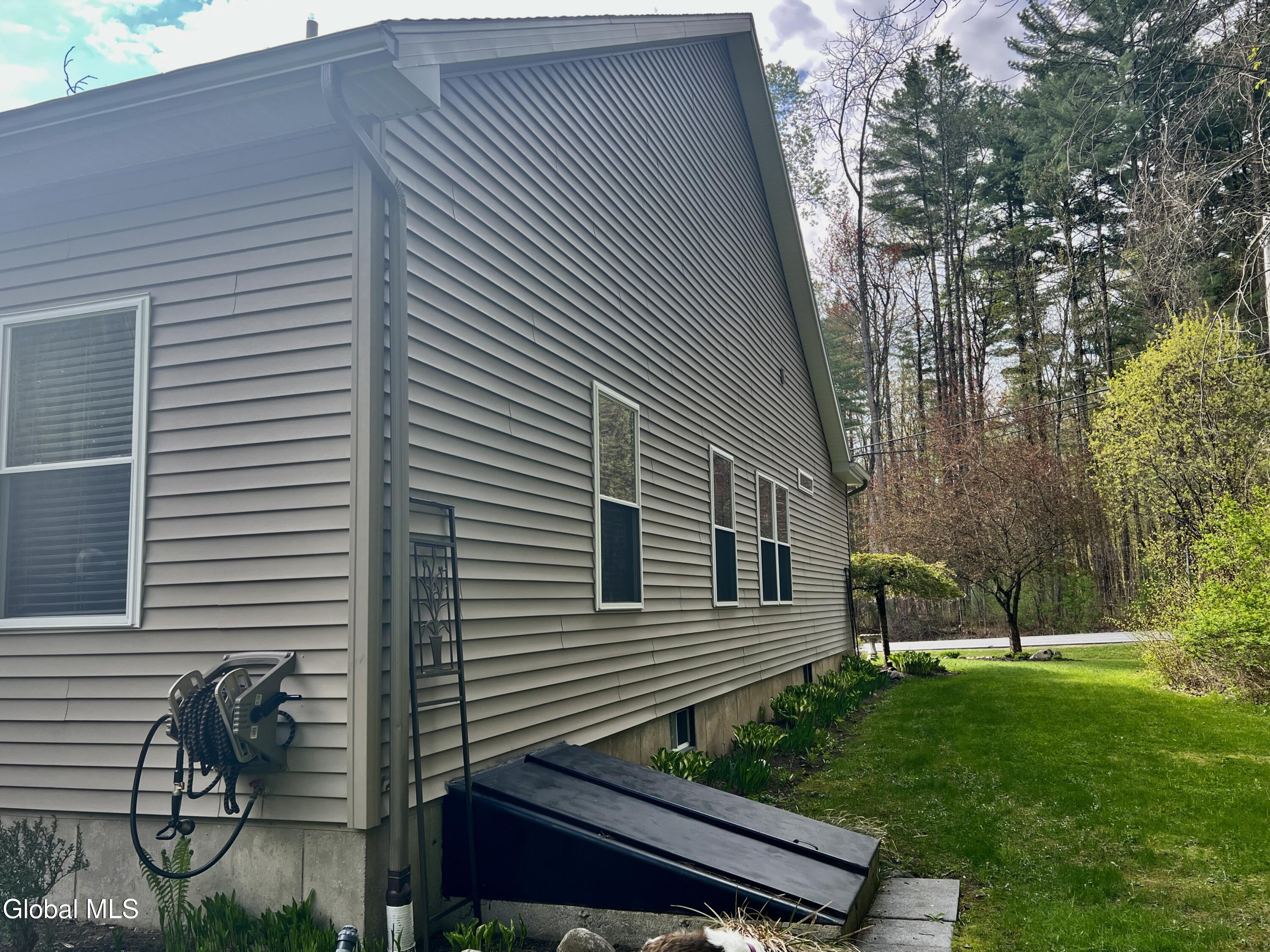 207 E Sunnyside Queensbury NY 12804