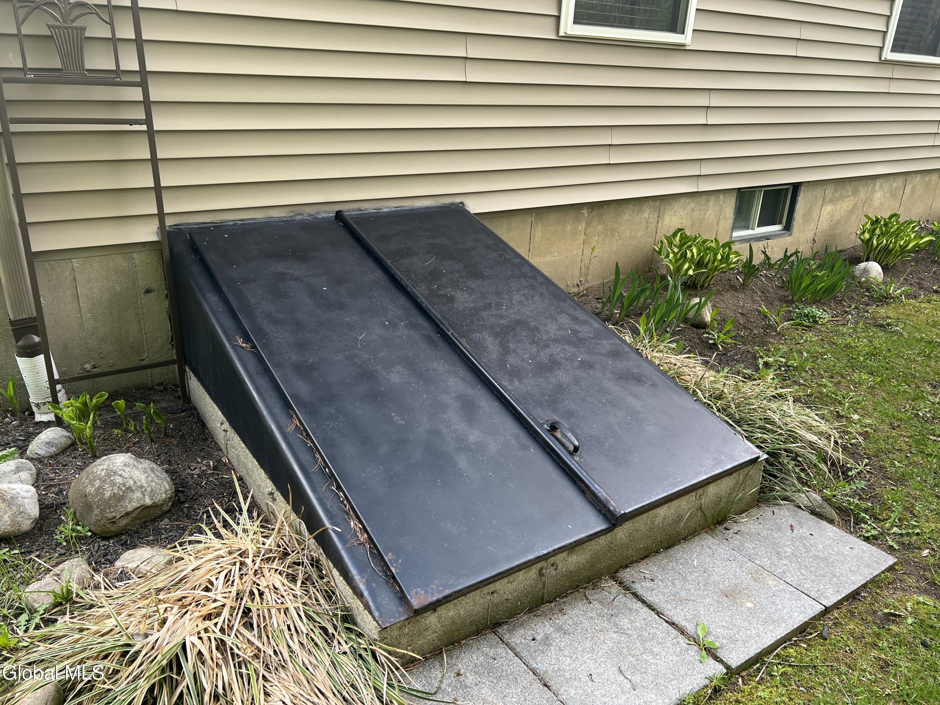 207 E Sunnyside Queensbury NY 12804