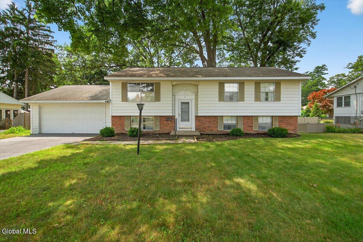 4 Iroquois Drive Saratoga Springs NY 12866