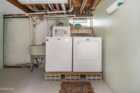 65 Rose Court Albany NY 12209