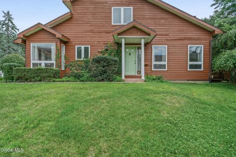 18 Lillian Lane Troy NY 12180