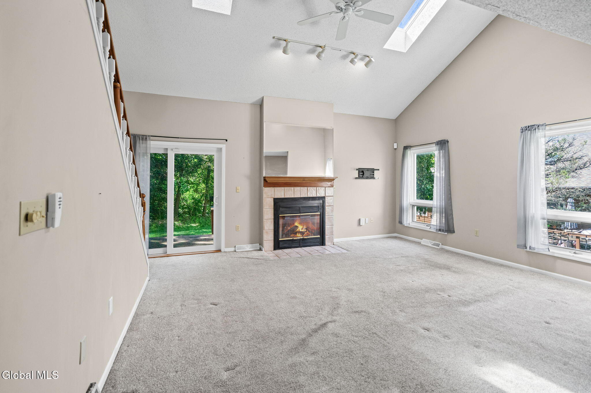 18 Lillian Lane Troy NY 12180