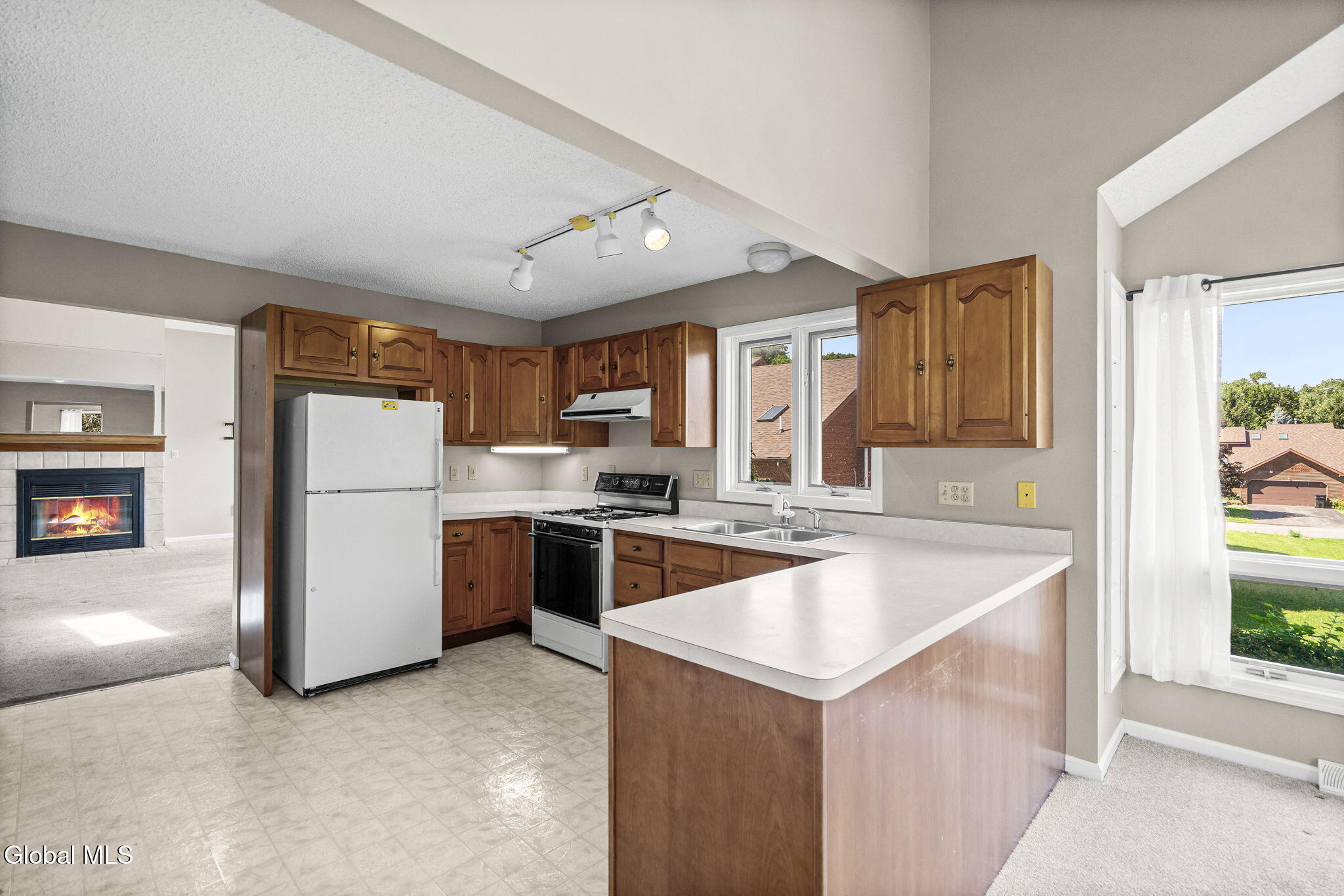 18 Lillian Lane Troy NY 12180