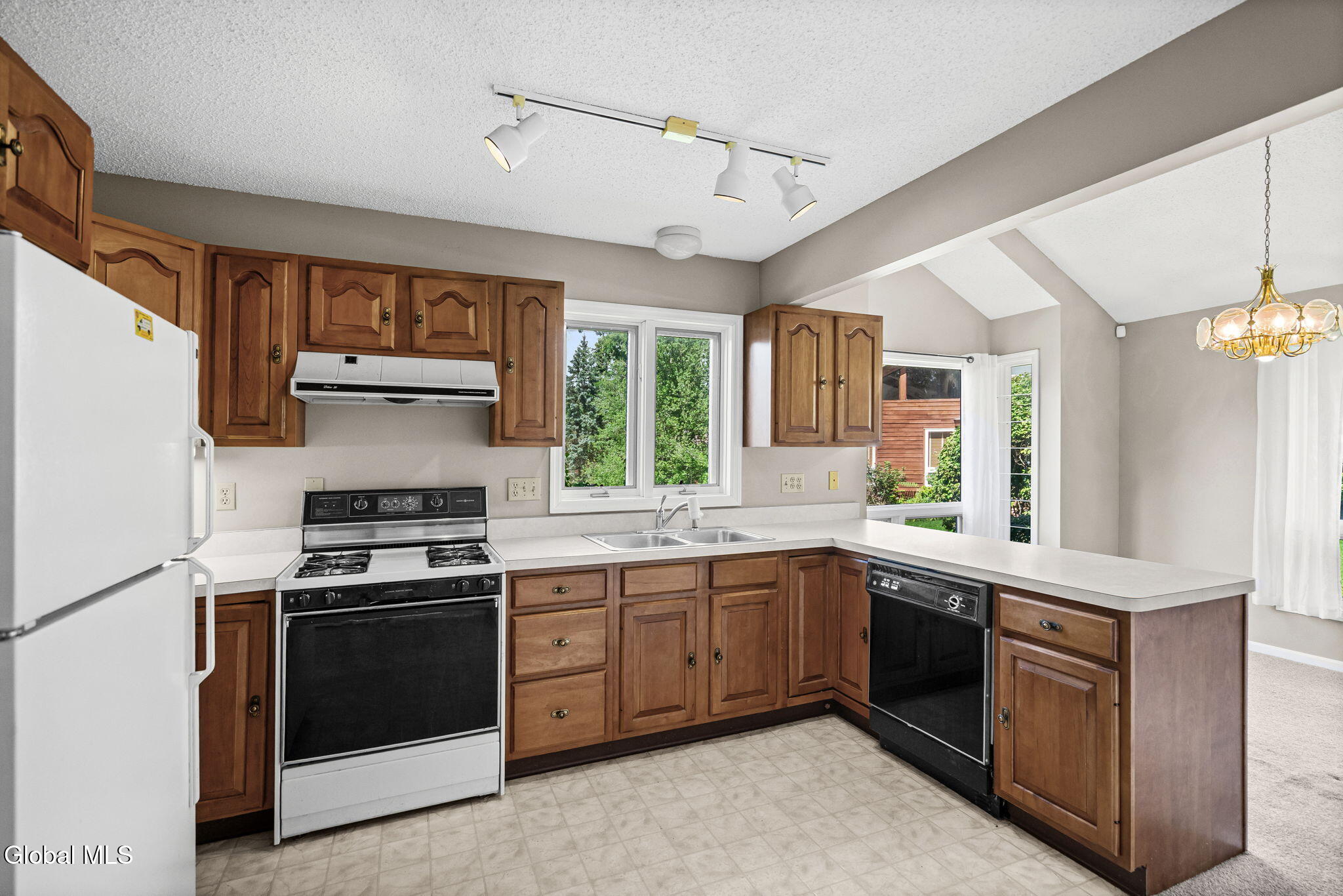 18 Lillian Lane Troy NY 12180