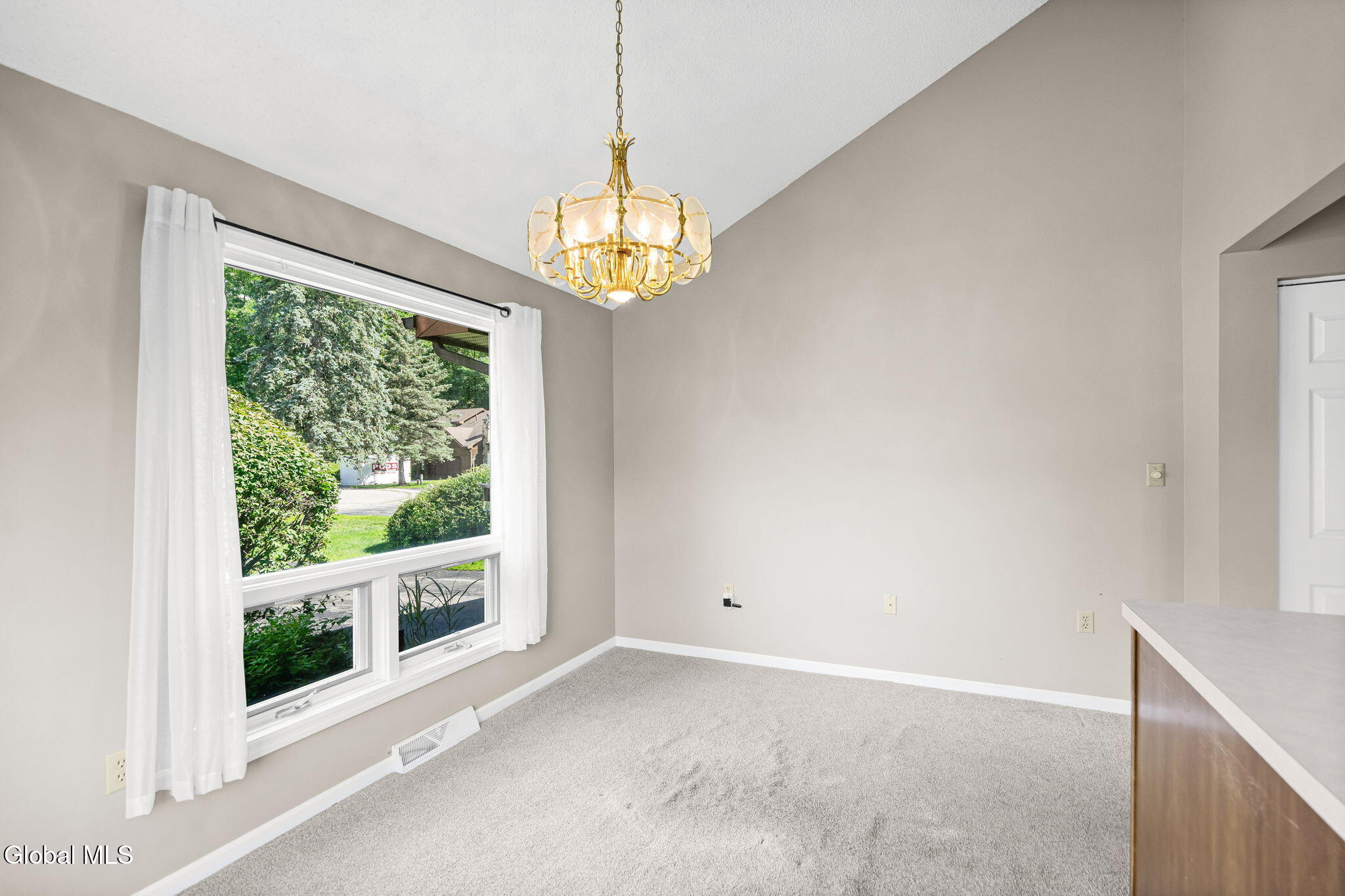 18 Lillian Lane Troy NY 12180