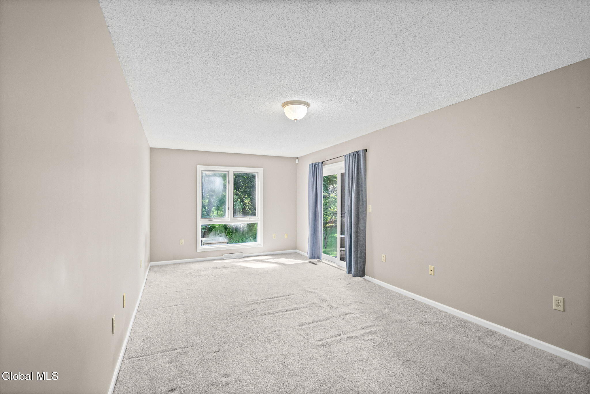 18 Lillian Lane Troy NY 12180