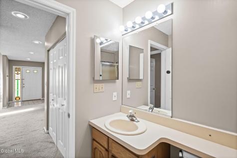 18 Lillian Lane Troy NY 12180