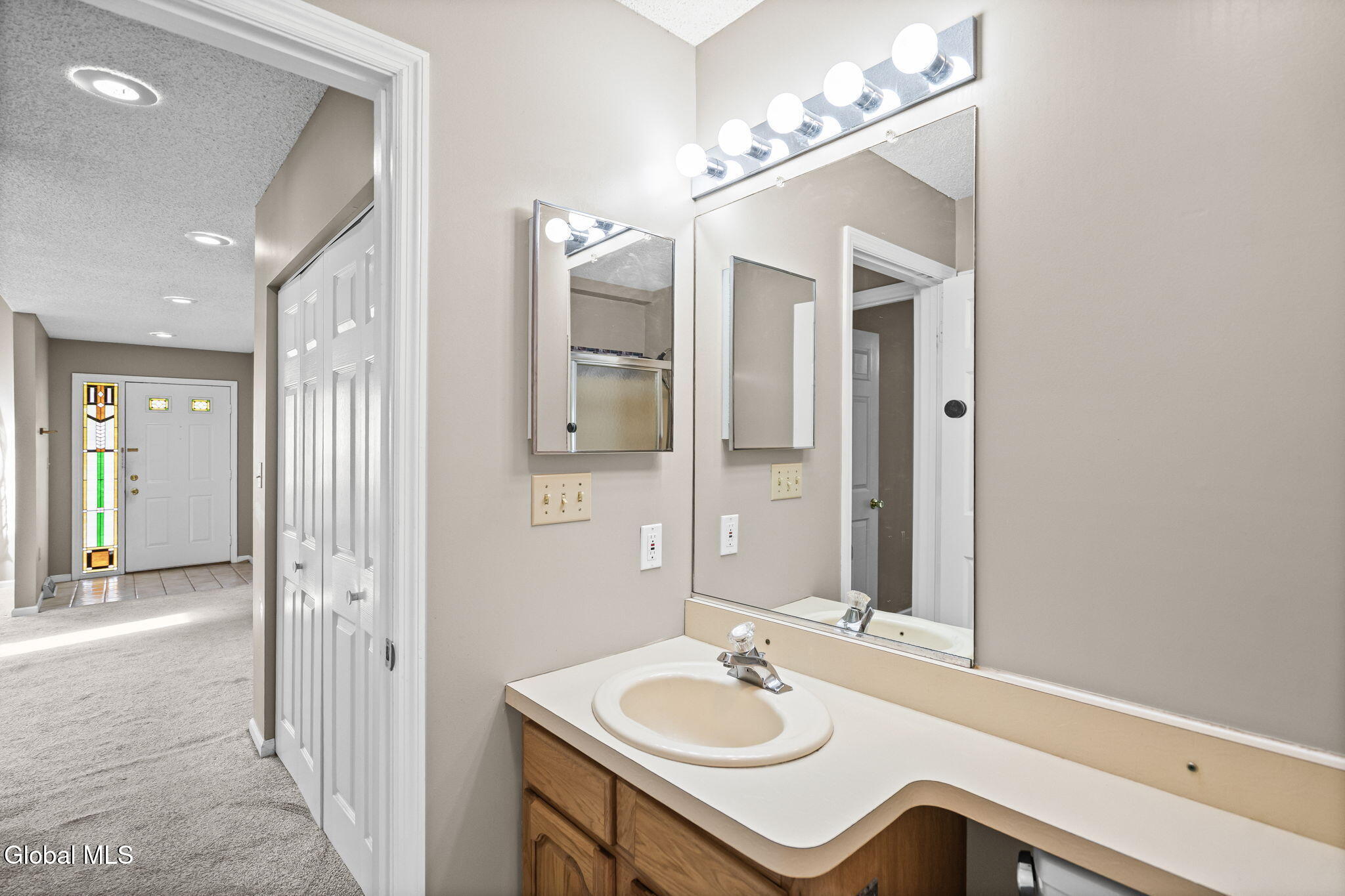18 Lillian Lane Troy NY 12180