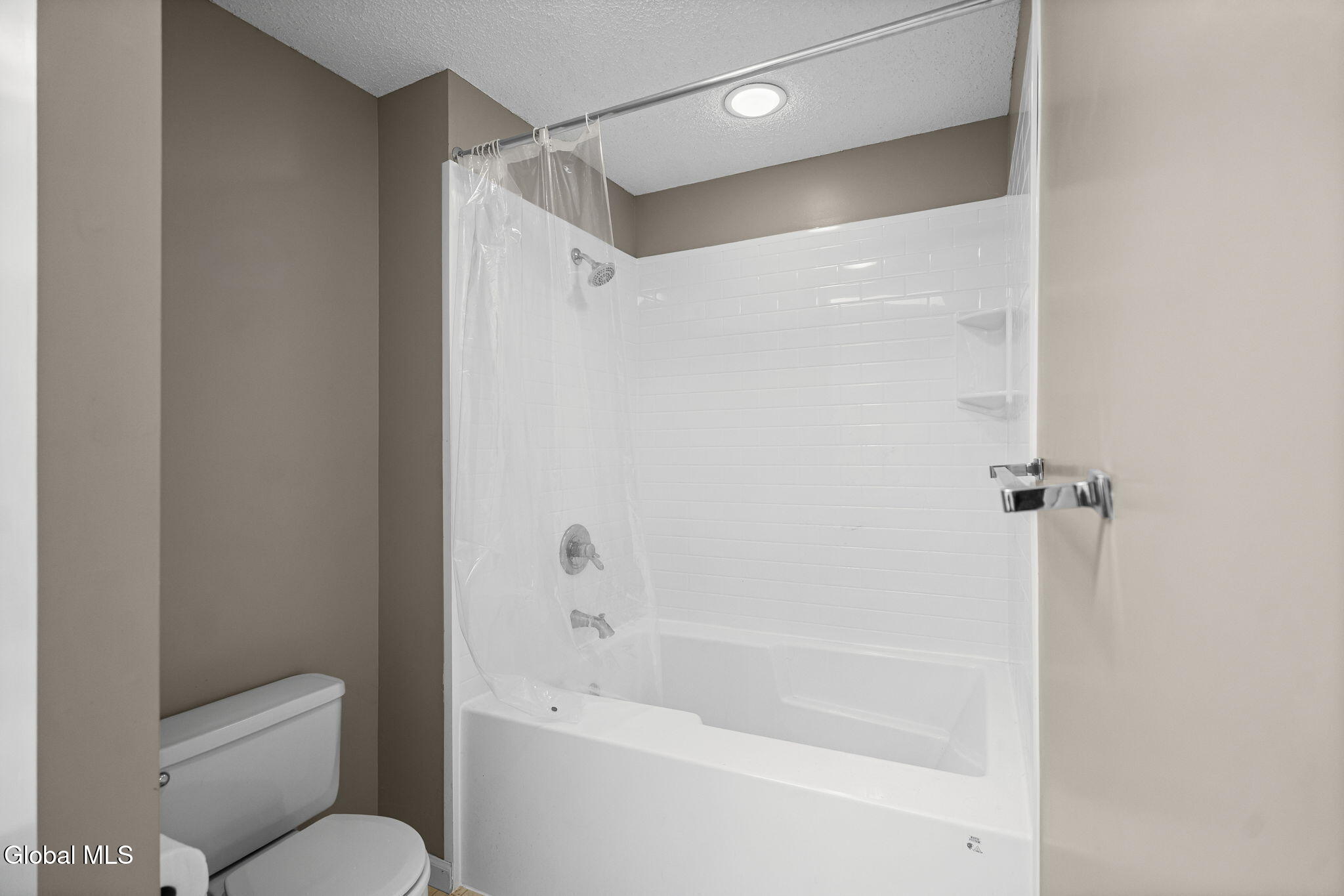 18 Lillian Lane Troy NY 12180