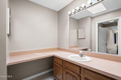 18 Lillian Lane Troy NY 12180