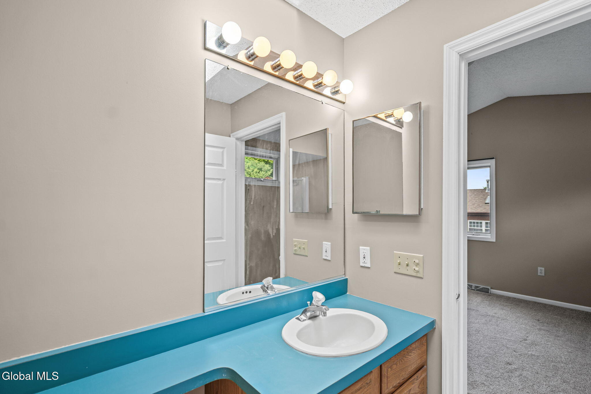 18 Lillian Lane Troy NY 12180