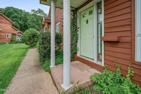18 Lillian Lane Troy NY 12180