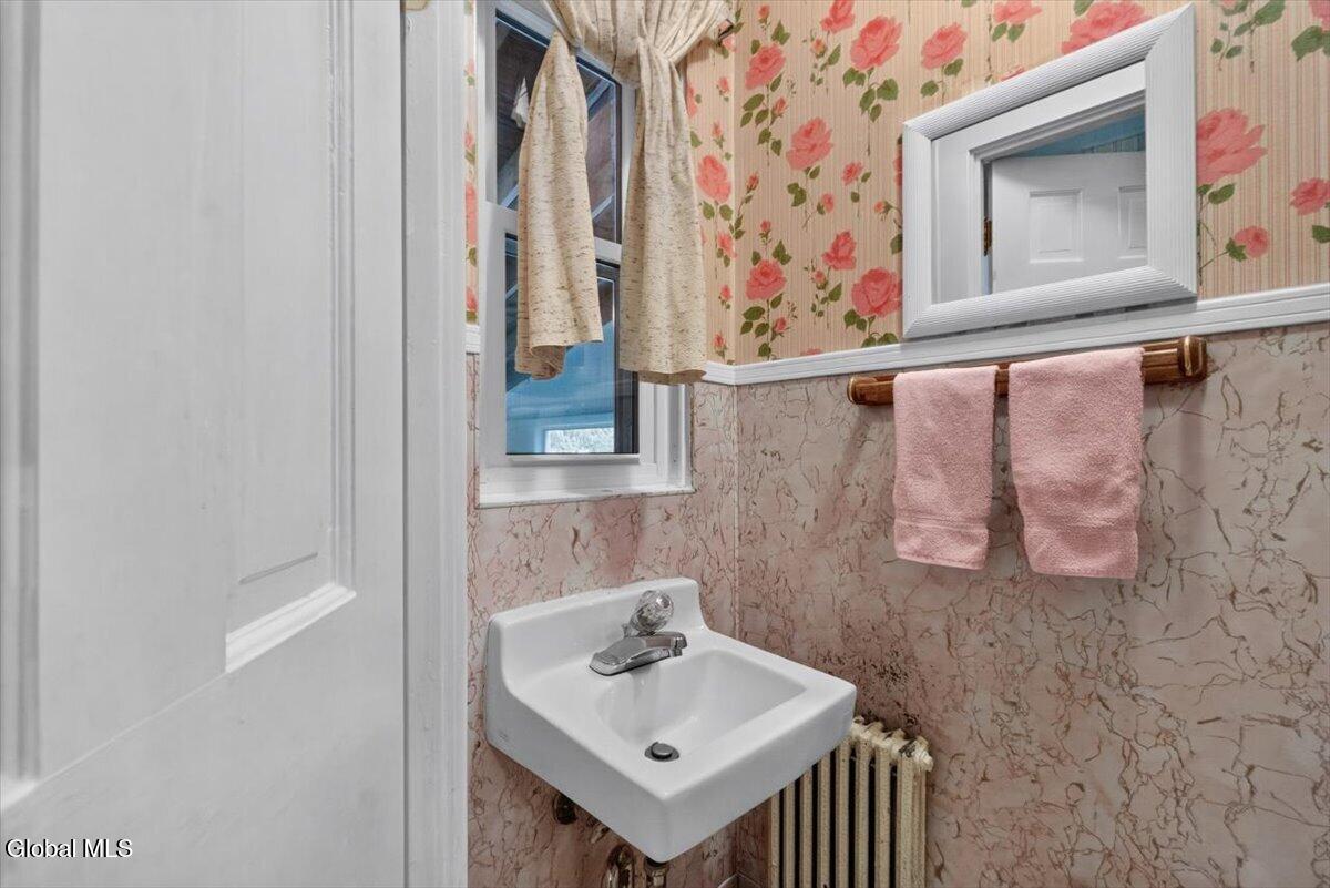 12 Mellon Avenue Troy NY 12180