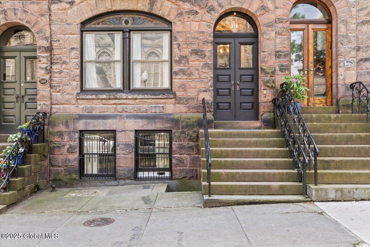 218 Lancaster Street Albany NY 12210