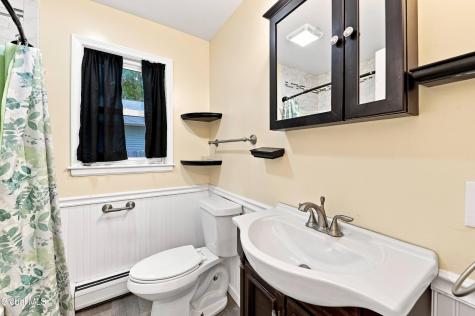 77 Willow Street Guilderland NY 12084