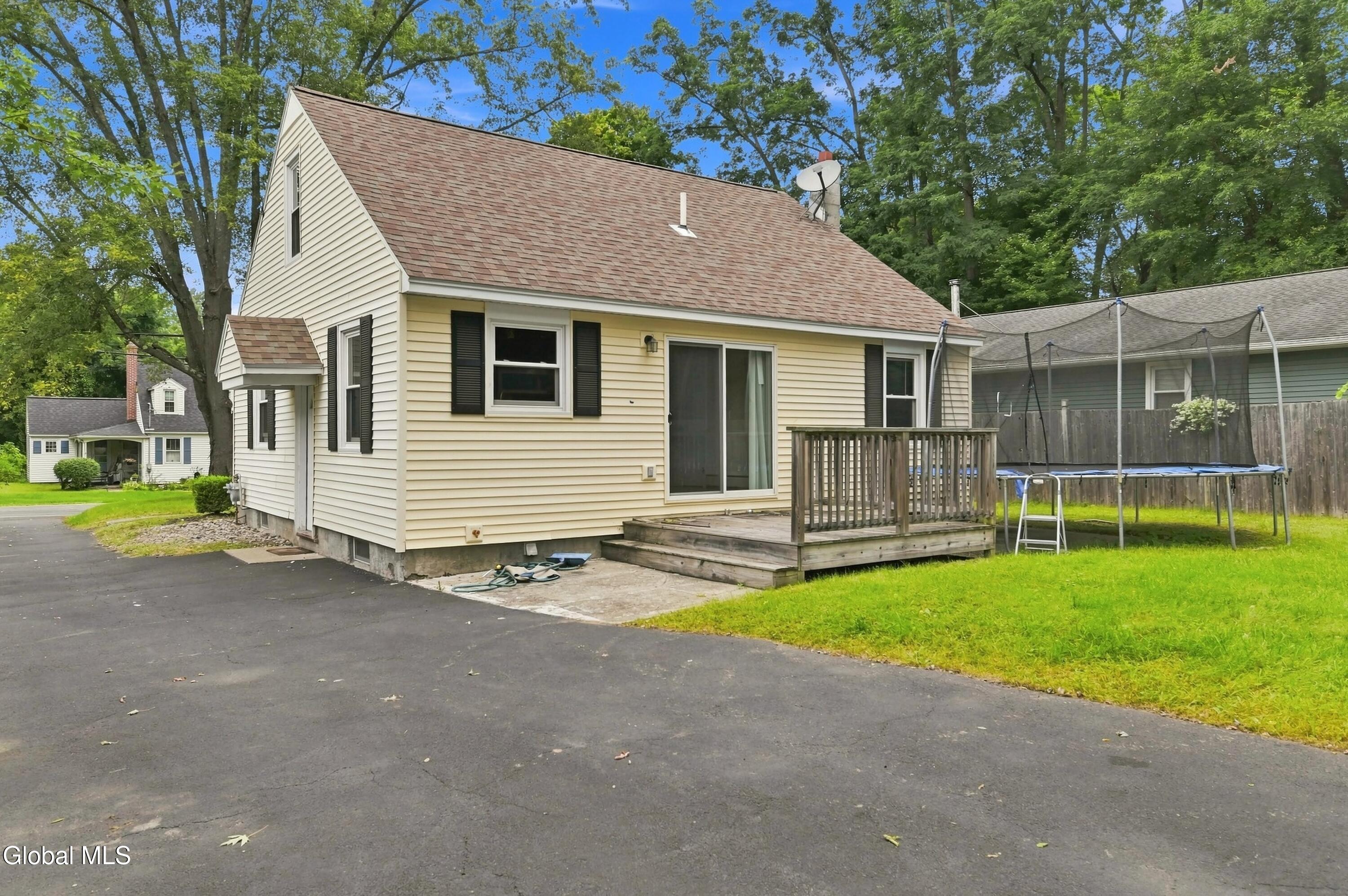 77 Willow Street Guilderland NY 12084