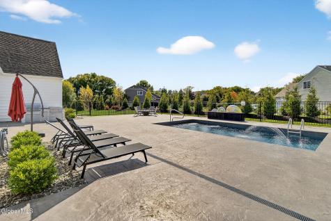 6 Sterling Ridge Loudonville NY 12211