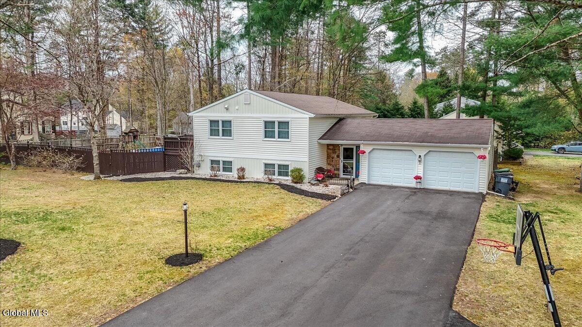 1 Thunder Run Gansevoort NY 12831