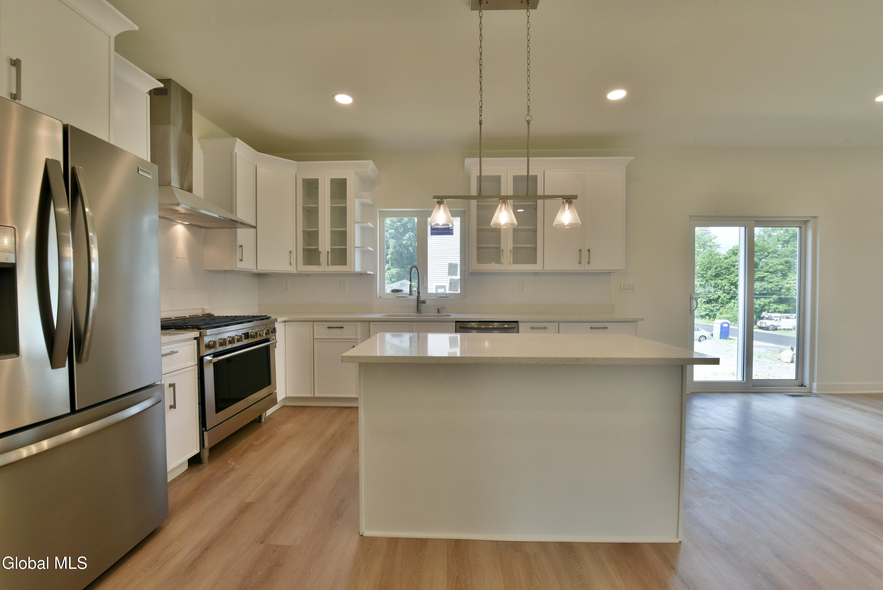 802 S Ravine Road Schenectady NY 12309