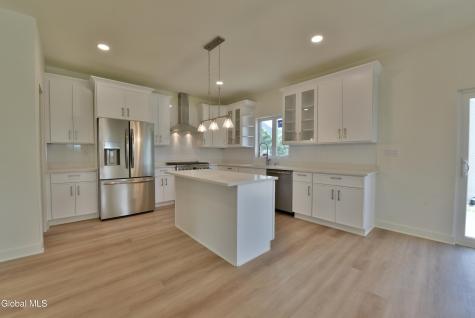 802 S Ravine Road Schenectady NY 12309