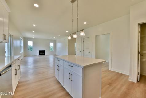 802 S Ravine Road Schenectady NY 12309