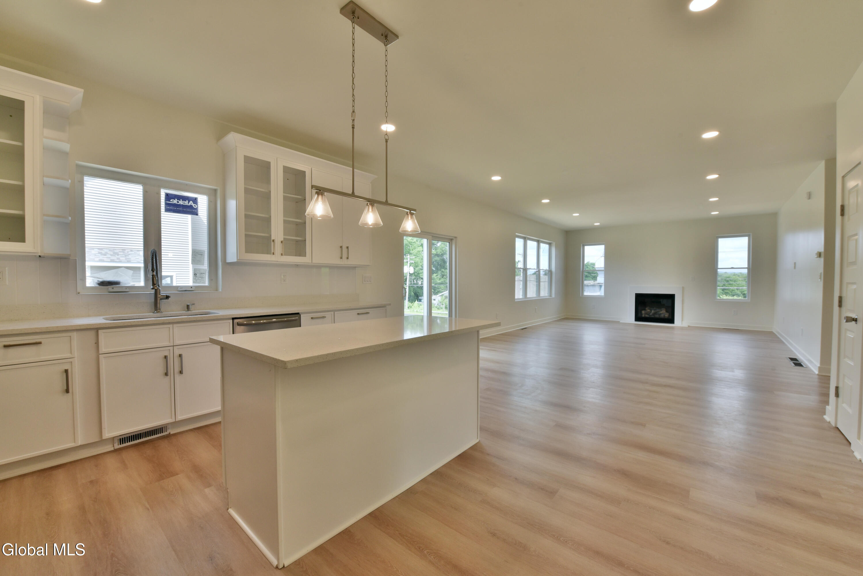 802 S Ravine Road Schenectady NY 12309