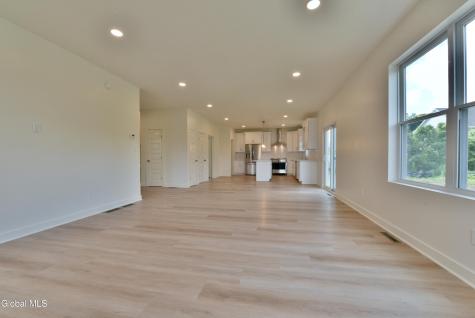 802 S Ravine Road Schenectady NY 12309