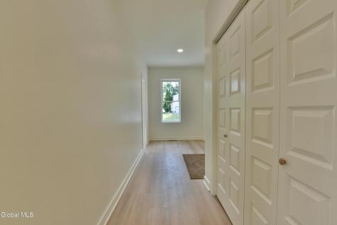 802 S Ravine Road Schenectady NY 12309