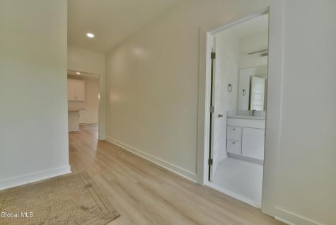 802 S Ravine Road Schenectady NY 12309