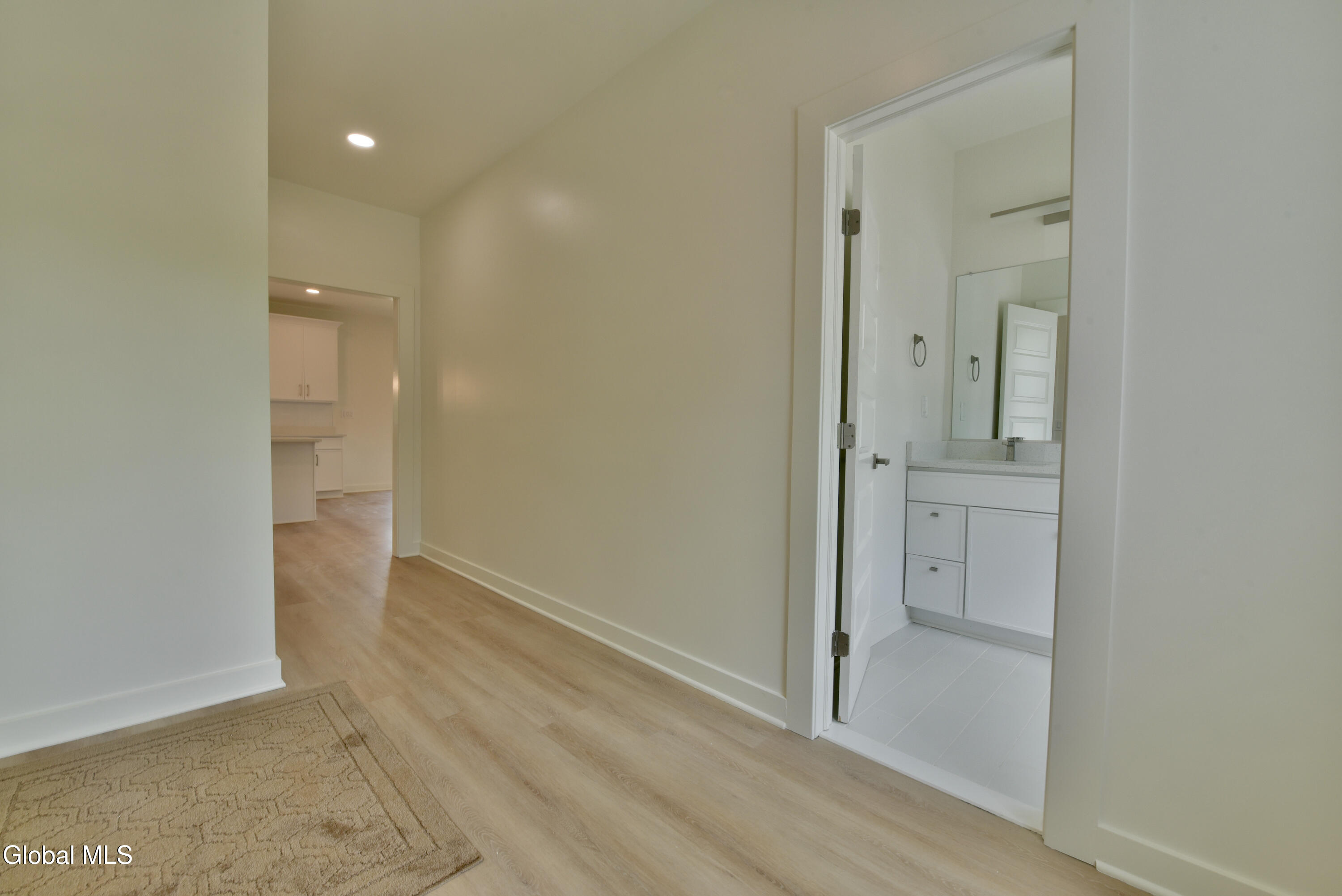 802 S Ravine Road Schenectady NY 12309