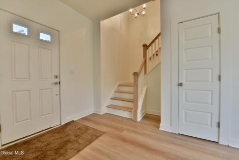 802 S Ravine Road Schenectady NY 12309