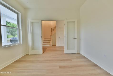 802 S Ravine Road Schenectady NY 12309