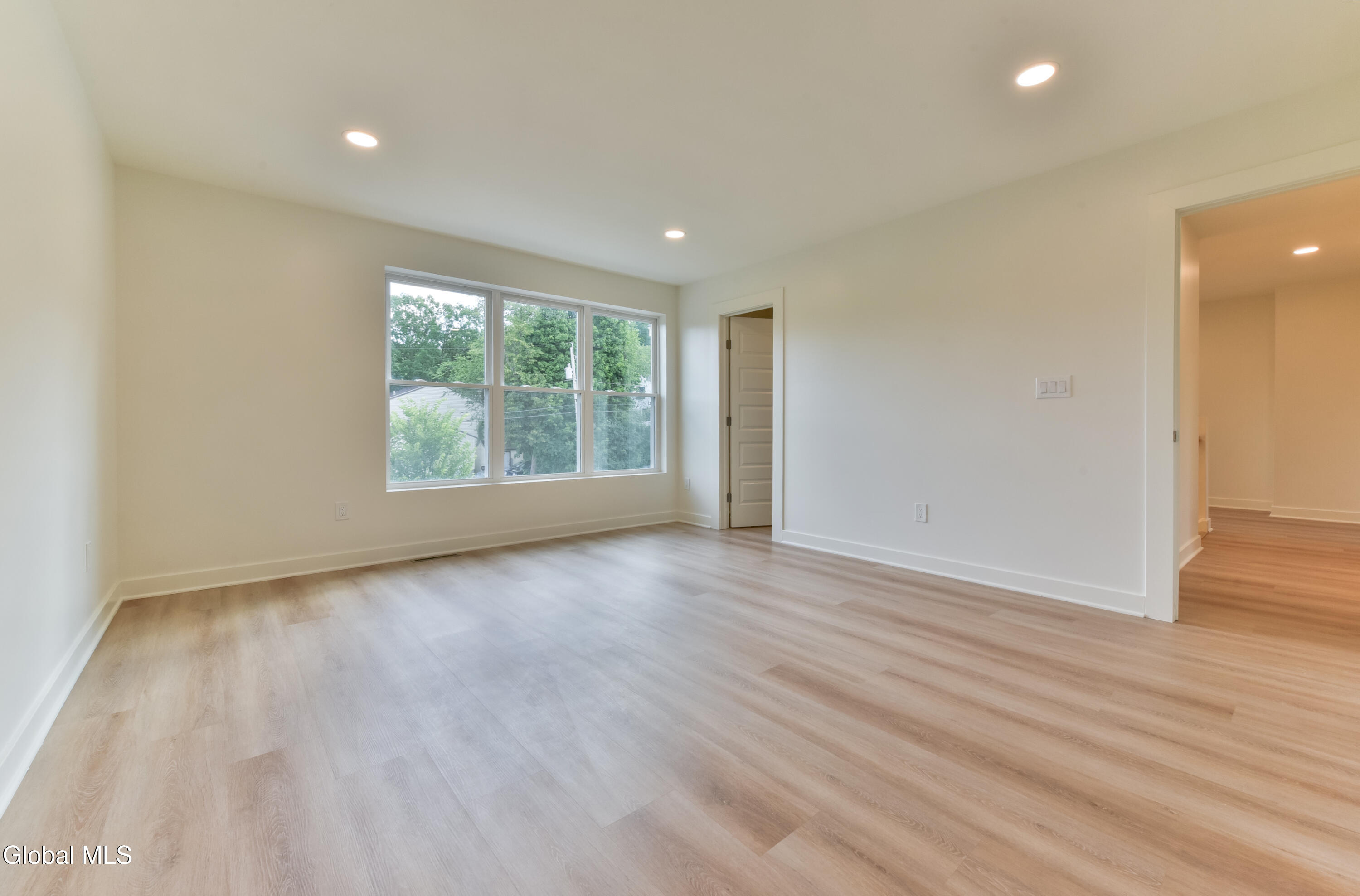 802 S Ravine Road Schenectady NY 12309
