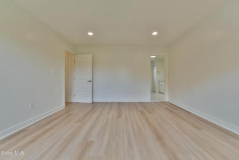 802 S Ravine Road Schenectady NY 12309