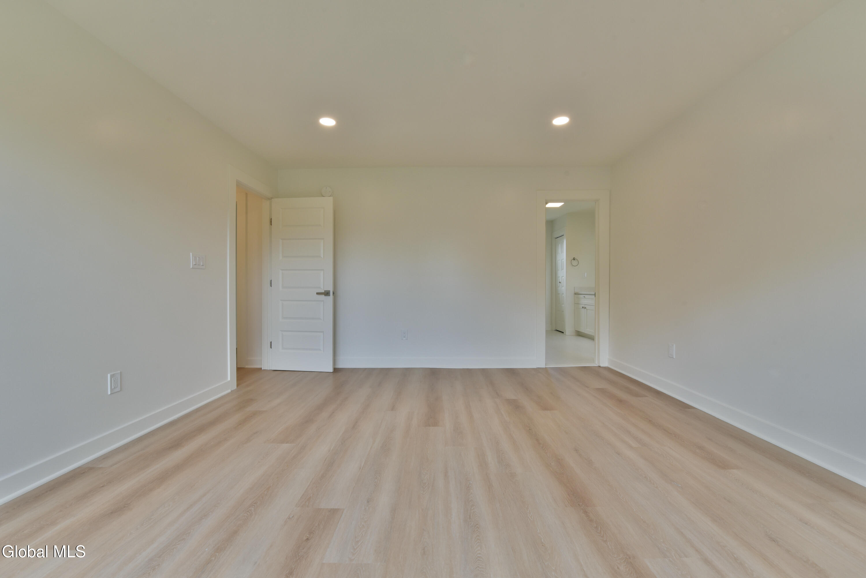 802 S Ravine Road Schenectady NY 12309