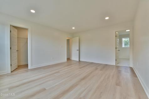 802 S Ravine Road Schenectady NY 12309