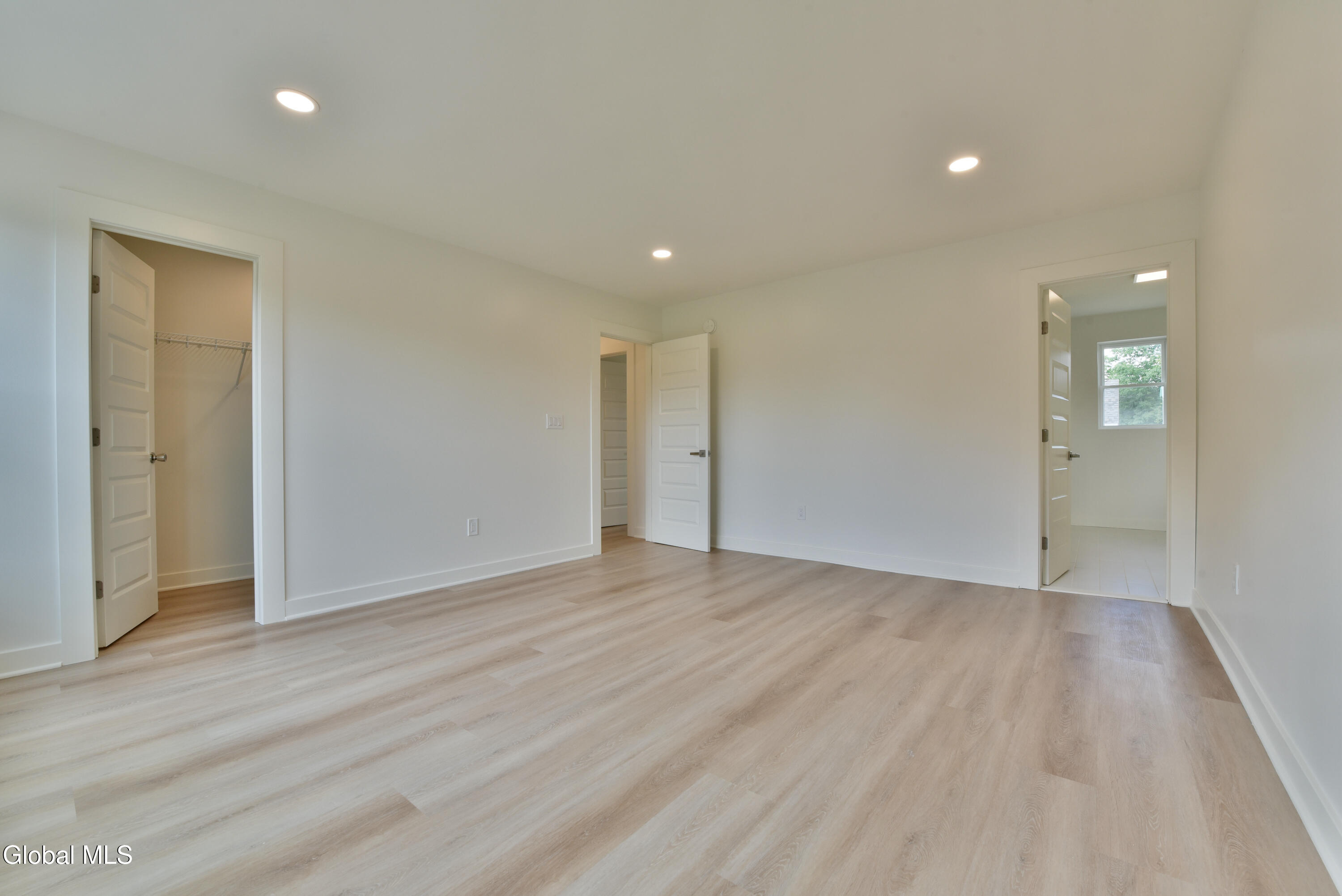 802 S Ravine Road Schenectady NY 12309
