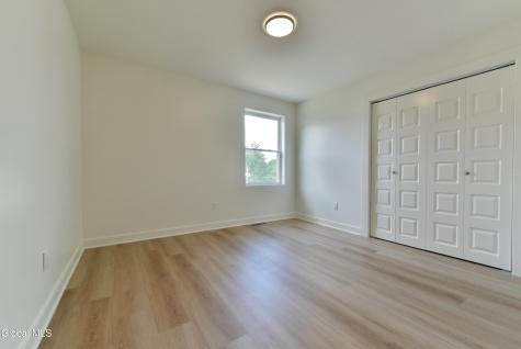 802 S Ravine Road Schenectady NY 12309