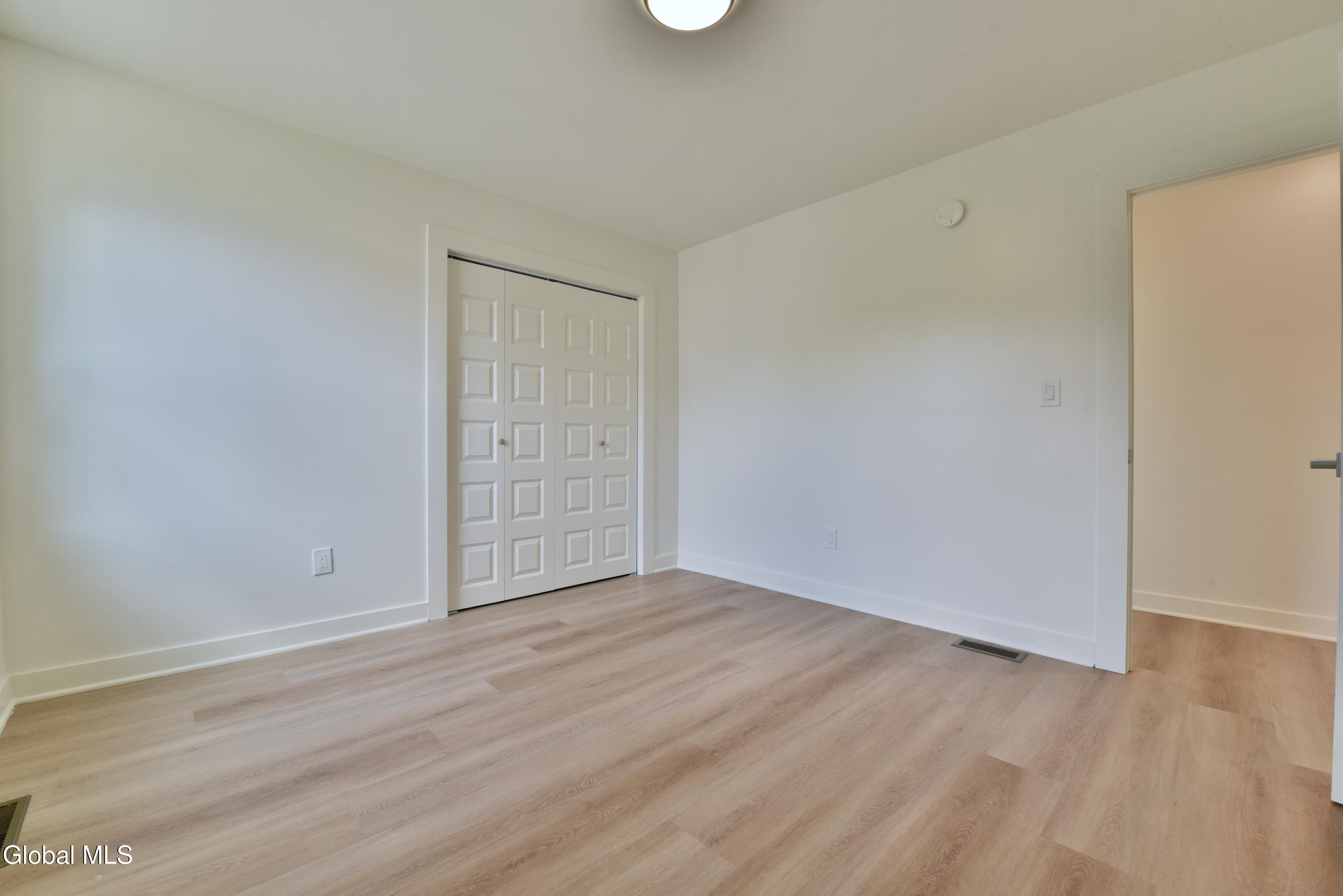 802 S Ravine Road Schenectady NY 12309